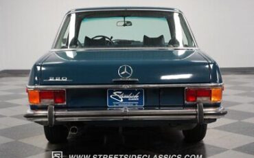 Mercedes-Benz-200-Series-1970-10