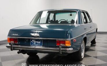 Mercedes-Benz-200-Series-1970-11