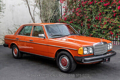 Mercedes-Benz-200-Series-1977-White-Other-Color-0-2