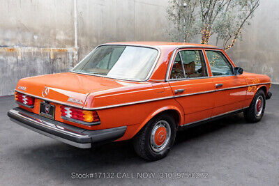 Mercedes-Benz-200-Series-1977-White-Other-Color-0-4