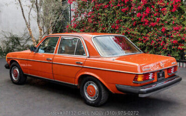 Mercedes-Benz-200-Series-1977-White-Other-Color-0-6