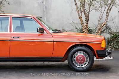 Mercedes-Benz-200-Series-1977-White-Other-Color-0-9