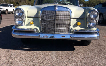 Mercedes-Benz-200-Series-Berline-1964-Gray-Beige-Blue-106239-1