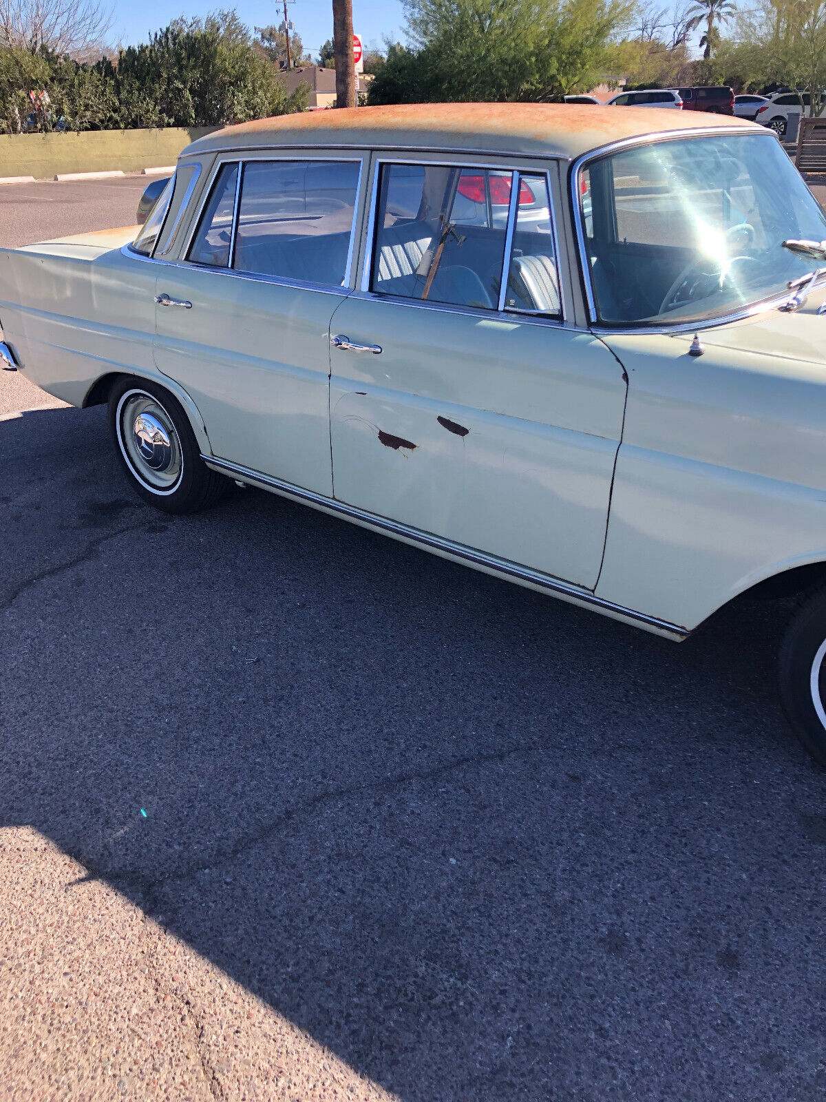 Mercedes-Benz-200-Series-Berline-1964-Gray-Beige-Blue-106239-10