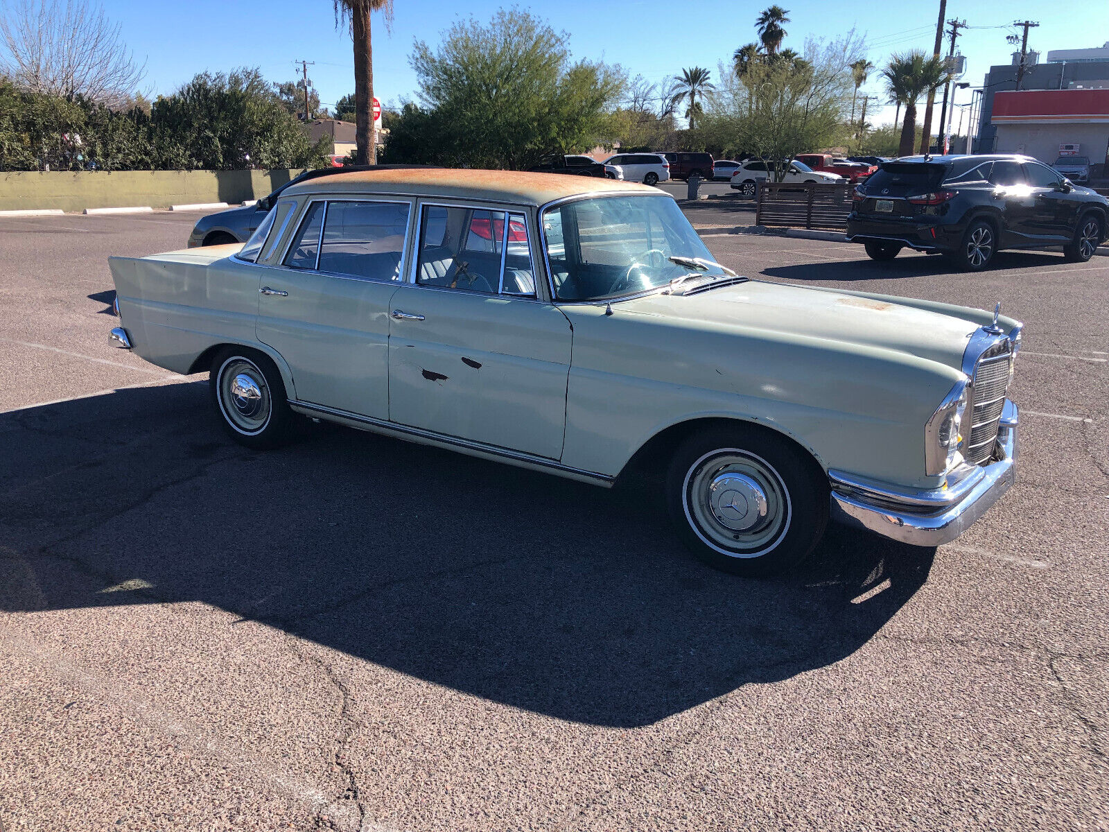 Mercedes-Benz-200-Series-Berline-1964-Gray-Beige-Blue-106239-11