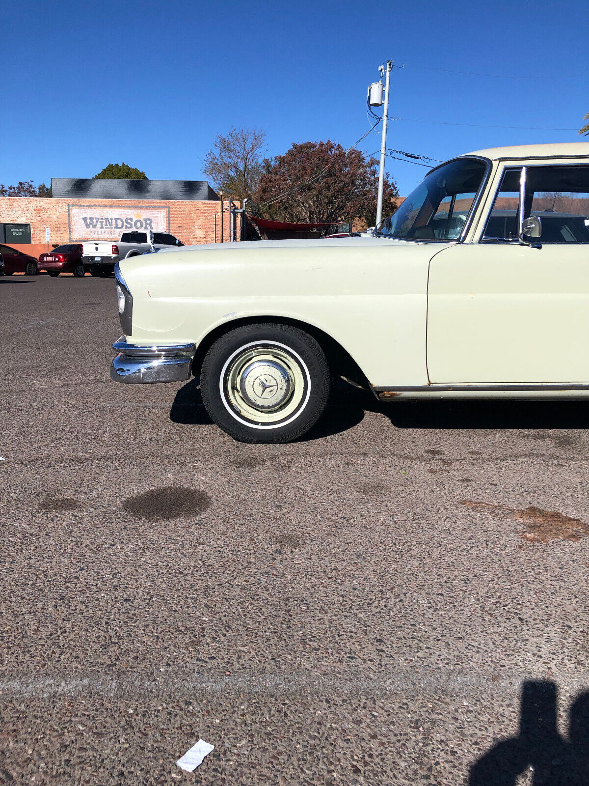 Mercedes-Benz-200-Series-Berline-1964-Gray-Beige-Blue-106239-3