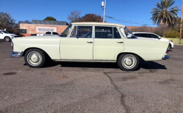 Mercedes-Benz-200-Series-Berline-1964-Gray-Beige-Blue-106239-4