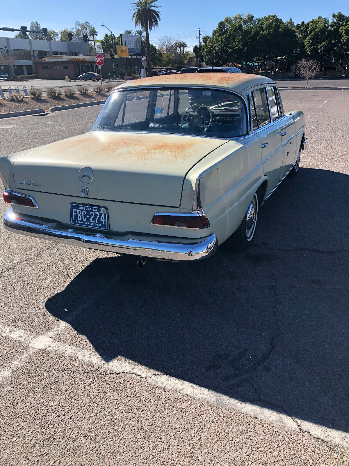 Mercedes-Benz-200-Series-Berline-1964-Gray-Beige-Blue-106239-7