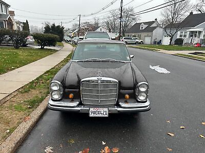 Mercedes-Benz-200-Series-Berline-1968-Brown-Tan-89935-1