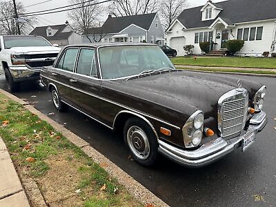 Mercedes-Benz 200-Series Berline 1968 à vendre