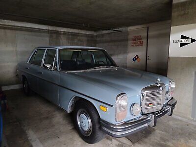 Mercedes-Benz-200-Series-Berline-1971-Blue-Blue-133741-13