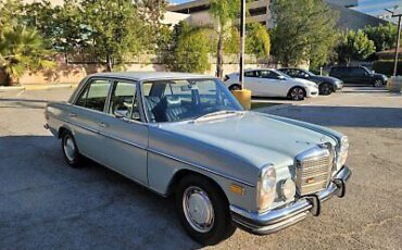 Mercedes-Benz-200-Series-Berline-1971-Blue-Blue-133741-3