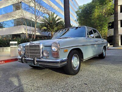 Mercedes-Benz 200-Series 1971 à vendre