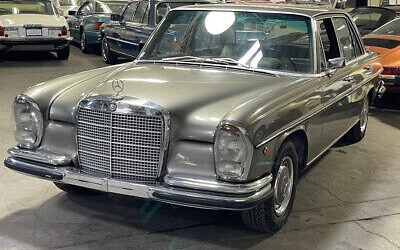 Mercedes-Benz 200-Series 1971 à vendre