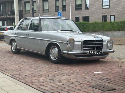 Mercedes-Benz 200-Series 1975 à vendre