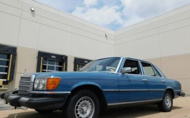 Mercedes-Benz-200-Series-Berline-1978-Blue-Blue-277729-8