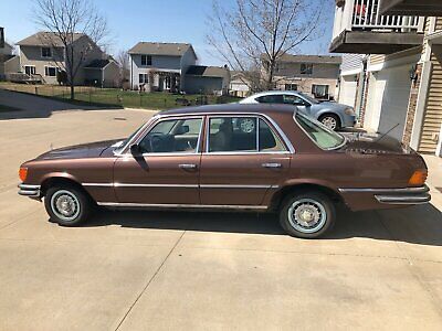 Mercedes-Benz-200-Series-Berline-1978-Brown-Tan-224008-1