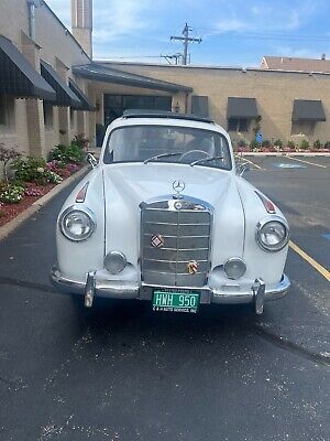 Mercedes-Benz-220S-1957-1