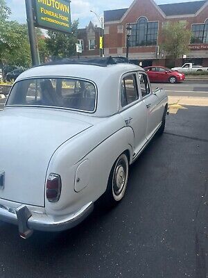 Mercedes-Benz-220S-1957-2