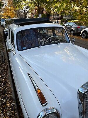 Mercedes-Benz-220S-1957-23