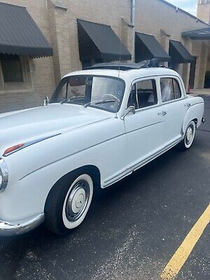 Mercedes-Benz-220S-1957-4