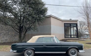 Mercedes-Benz-250SE-Cabriolet-1967-2