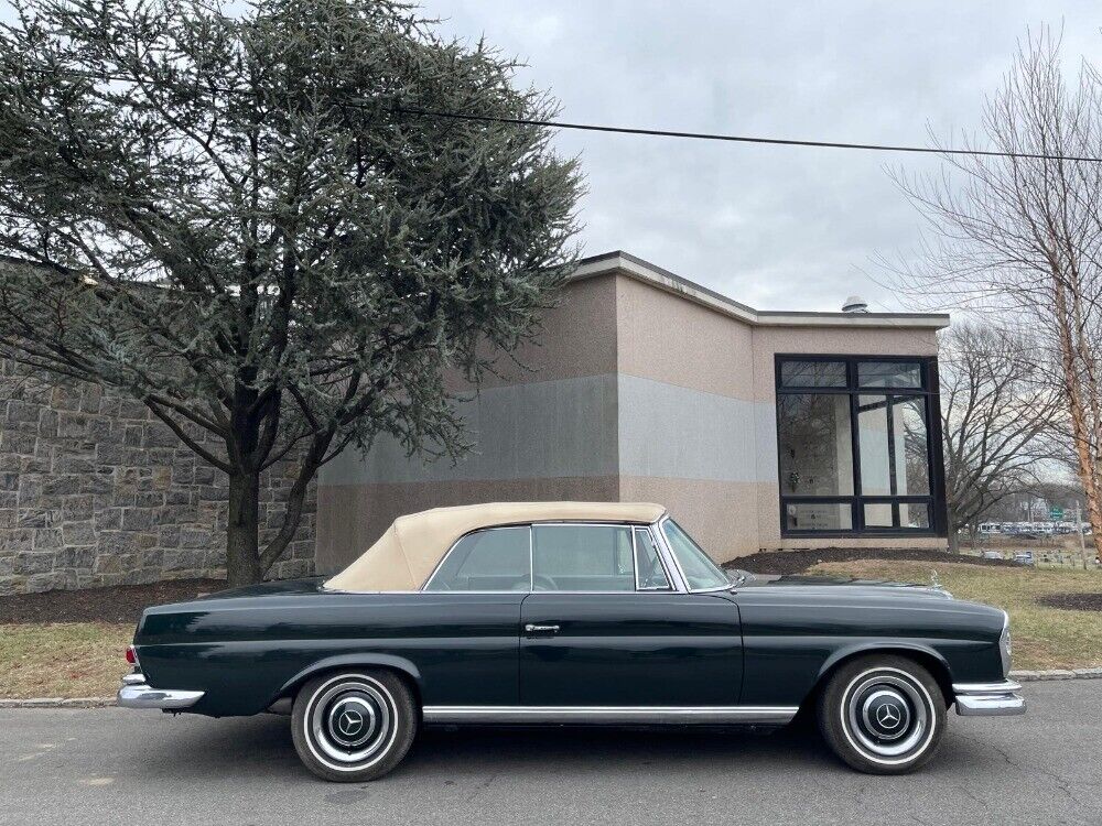 Mercedes-Benz-250SE-Cabriolet-1967-2