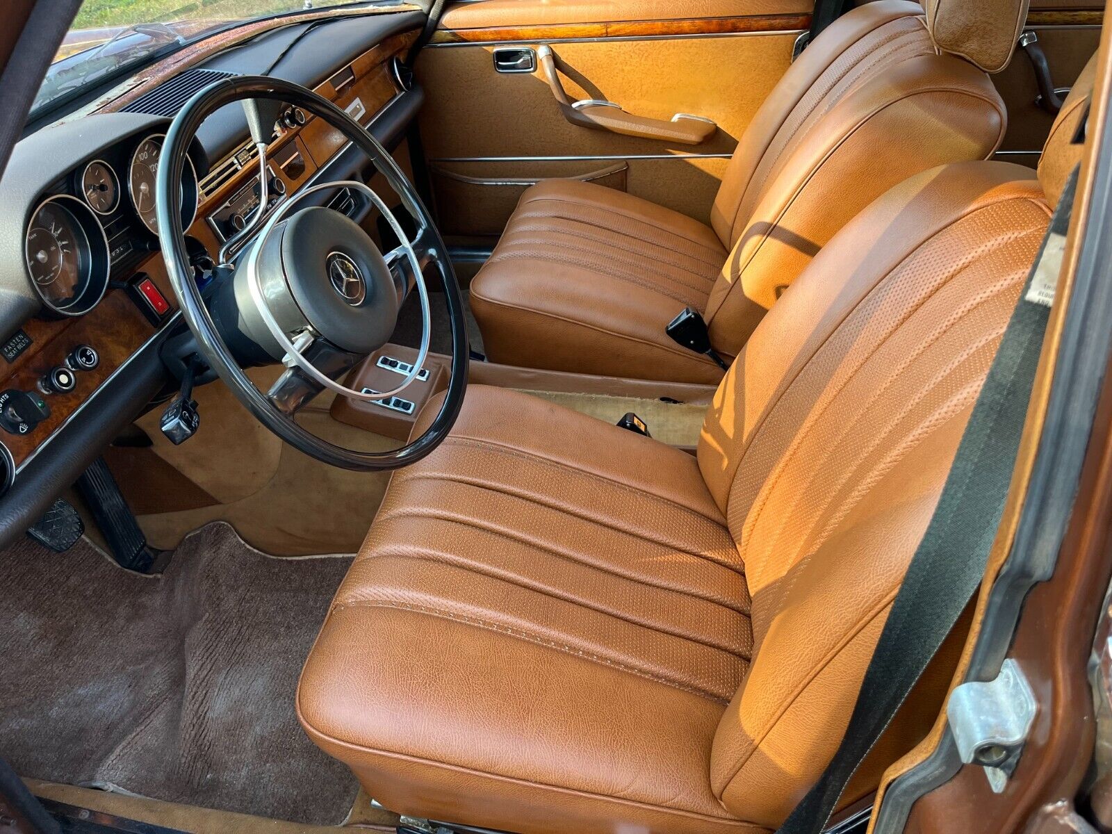 Mercedes-Benz-300-SEL-Berline-1971-Brown-Tan-226918-8