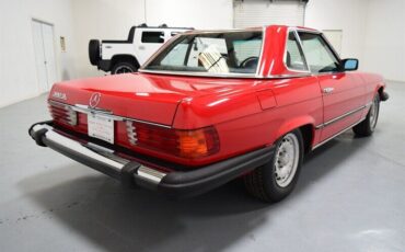 Mercedes-Benz-300-Series-1985-Red-Black-156787-2