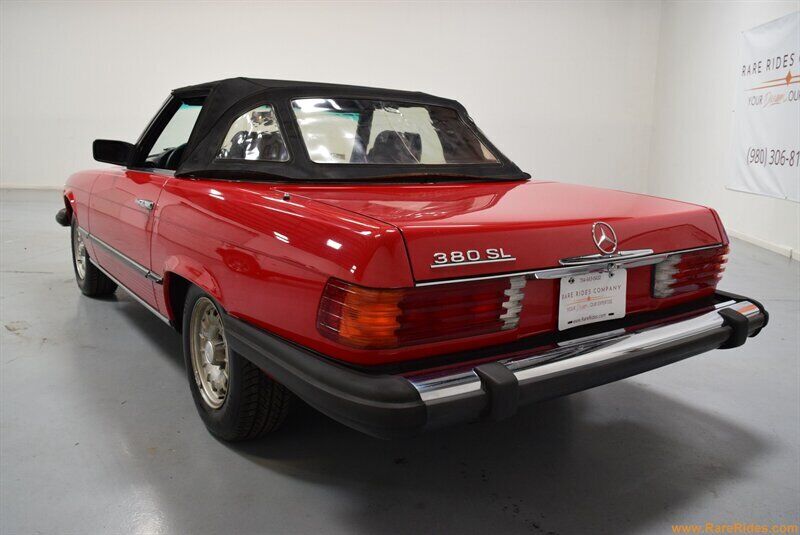 Mercedes-Benz-300-Series-1985-Red-Black-156787-3