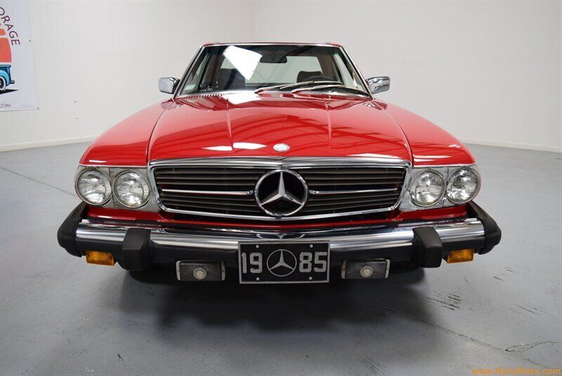 Mercedes-Benz-300-Series-1985-Red-Black-156787-9