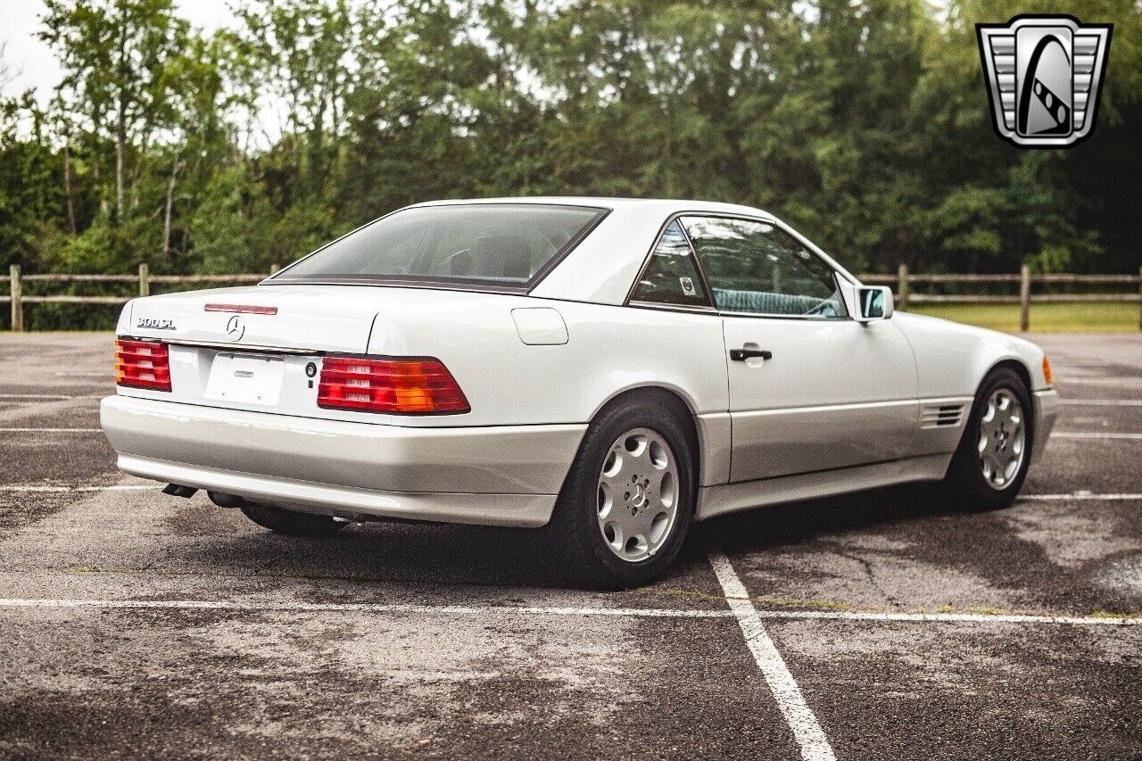 Mercedes-Benz-300-Series-1990-White-Blue-173592-6