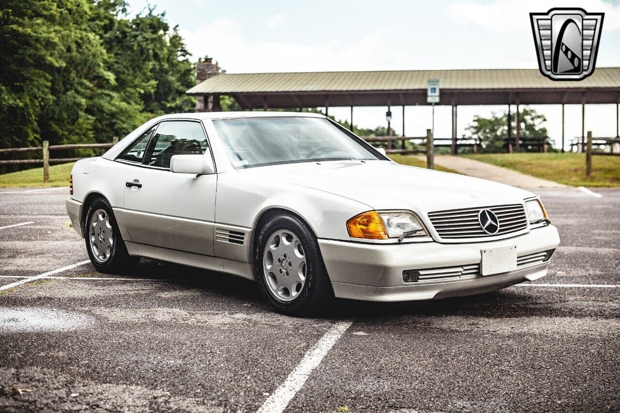 Mercedes-Benz-300-Series-1990-White-Blue-173592-8