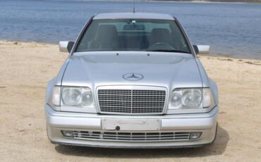 Mercedes-Benz-300-Series-1991-Silver-Black-64374-19