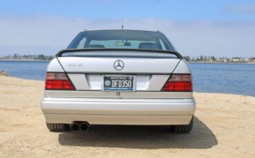 Mercedes-Benz-300-Series-1991-Silver-Black-64374-37