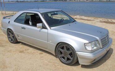 Mercedes-Benz-300-Series-1991-Silver-Black-64374-38