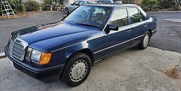 Mercedes-Benz-300-Series-Berline-1986-Blue-Palomino-171878-1