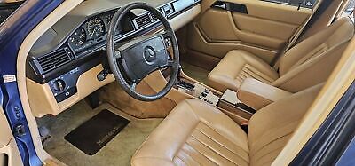 Mercedes-Benz-300-Series-Berline-1986-Blue-Palomino-171878-12