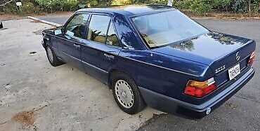 Mercedes-Benz-300-Series-Berline-1986-Blue-Palomino-171878-2