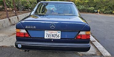 Mercedes-Benz-300-Series-Berline-1986-Blue-Palomino-171878-4