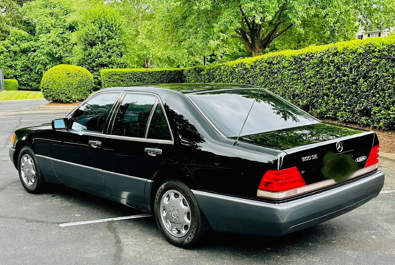 Mercedes-Benz-300-Series-Berline-1992-Black-Black-171089-2