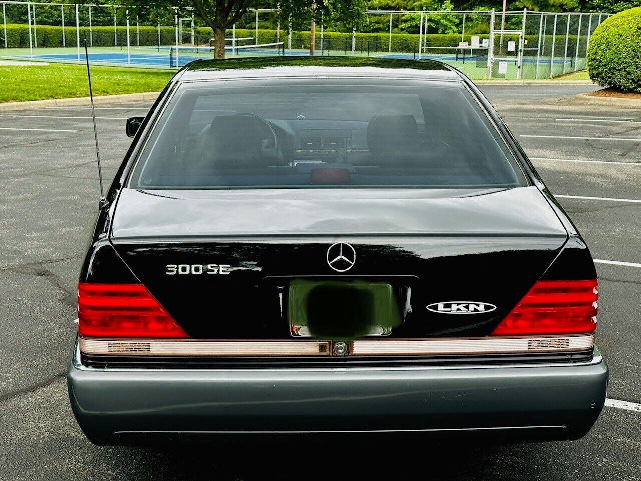 Mercedes-Benz-300-Series-Berline-1992-Black-Black-171089-3