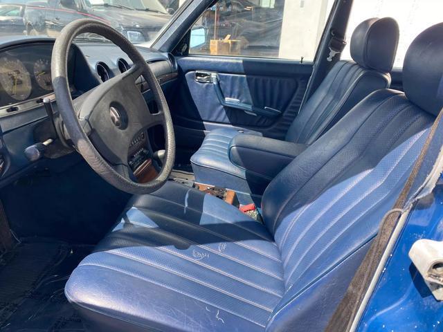 Mercedes-Benz-300-Series-Break-1983-Blue-Blue-303102-11