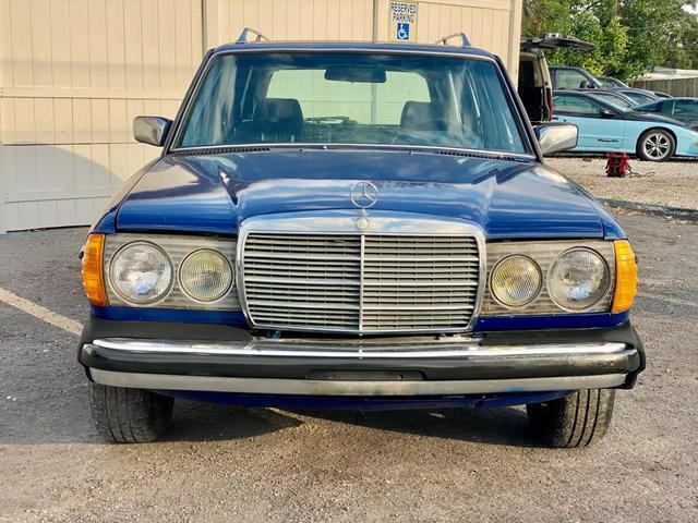 Mercedes-Benz-300-Series-Break-1985-Blue-Blue-0-4