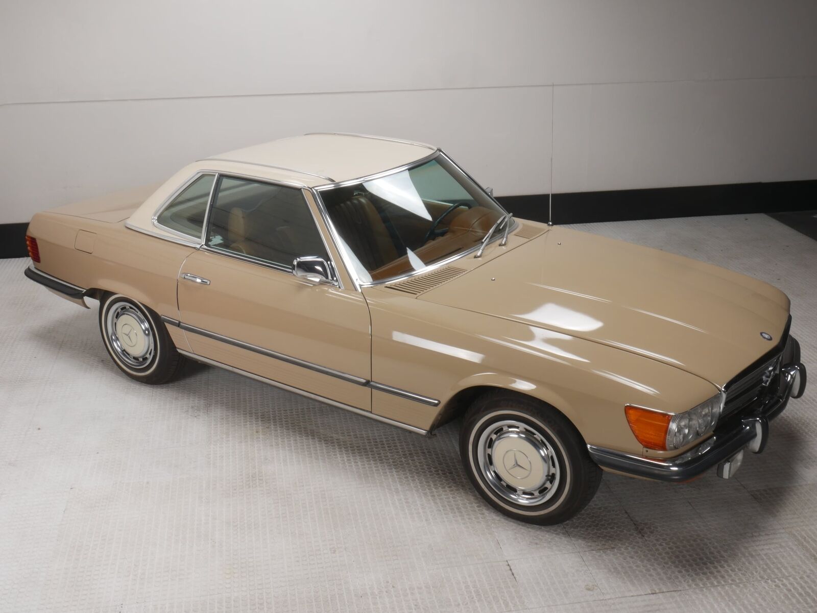 Mercedes-Benz-300-Series-Cabriolet-1972-Beige-Brown-171484-1