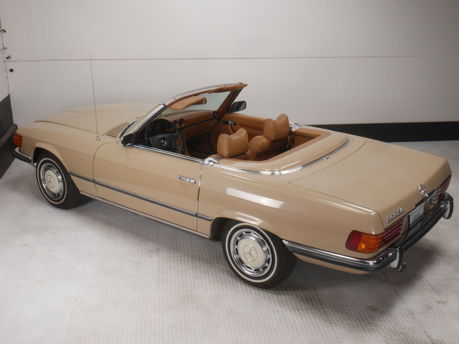 Mercedes-Benz-300-Series-Cabriolet-1972-Beige-Brown-171484-11