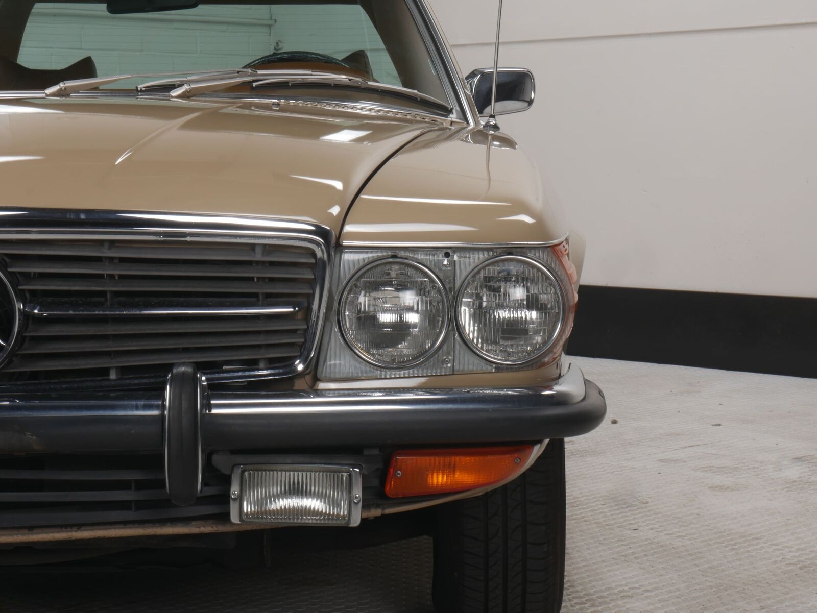 Mercedes-Benz-300-Series-Cabriolet-1972-Beige-Brown-171484-6