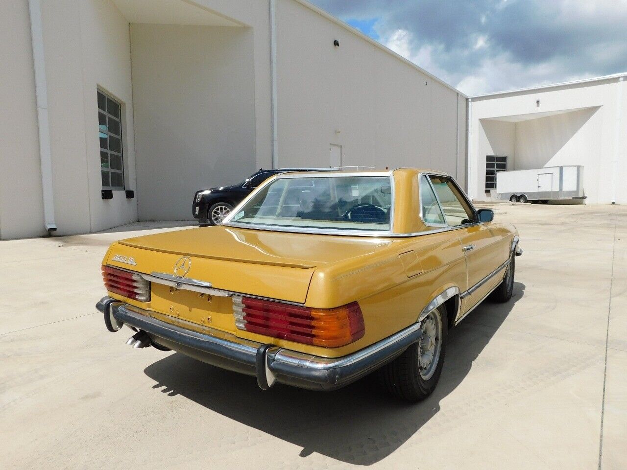 Mercedes-Benz-300-Series-Cabriolet-1972-Gold-Tan-156441-10