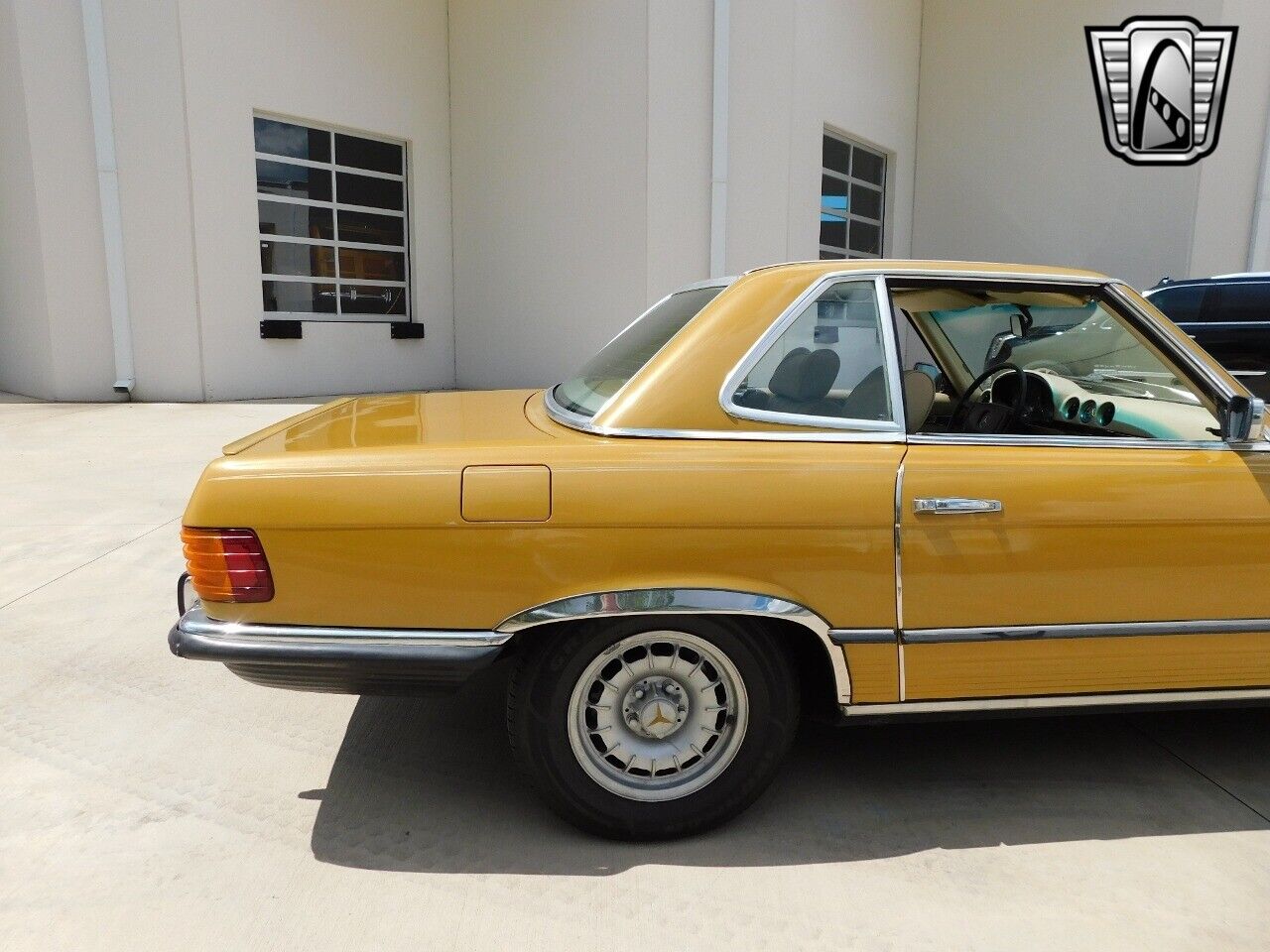 Mercedes-Benz-300-Series-Cabriolet-1972-Gold-Tan-156441-11