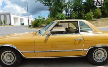 Mercedes-Benz-300-Series-Cabriolet-1972-Gold-Tan-156441-6